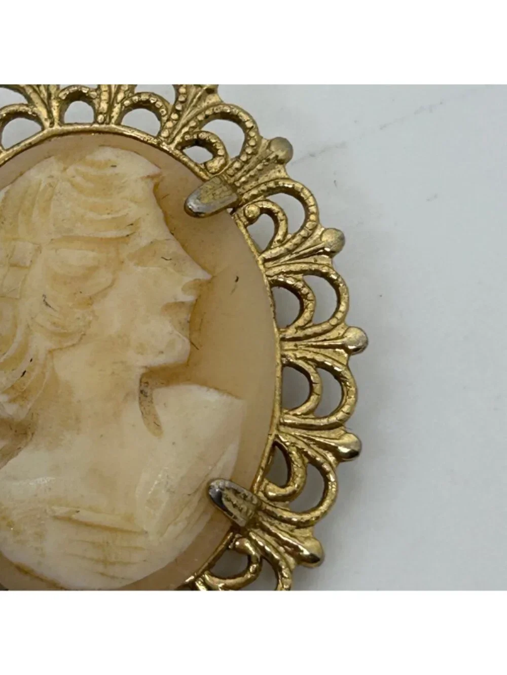 Vintage Oval Shell Cameo Brooch Gold Tone Filigree Frame Carved Portrait Pin